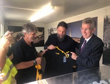 ΑΕΚ: Ο T.Πάιατ στο εργοτάξιο της Νέας Φιλαδέλφειας για τα σχέδια του γηπέδου (φωτό)